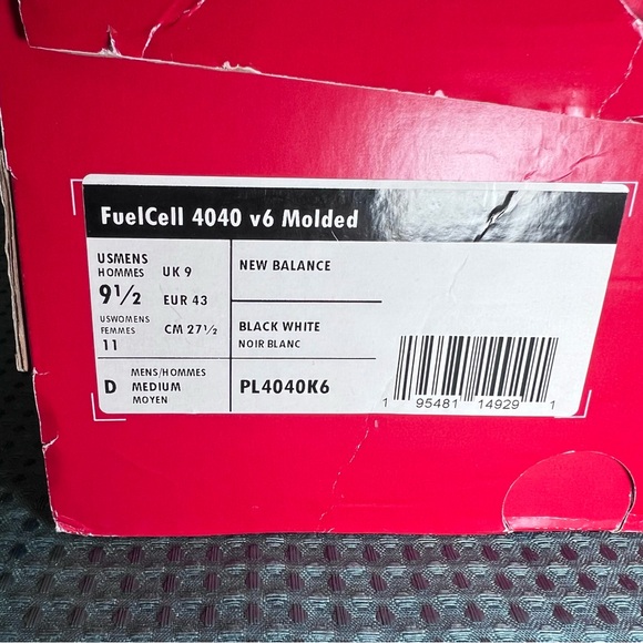 ***NWT*** MEN`S FUELCELL 4040 V6 MOLDED BASEBALL CLEATS - Picture 11 of 11